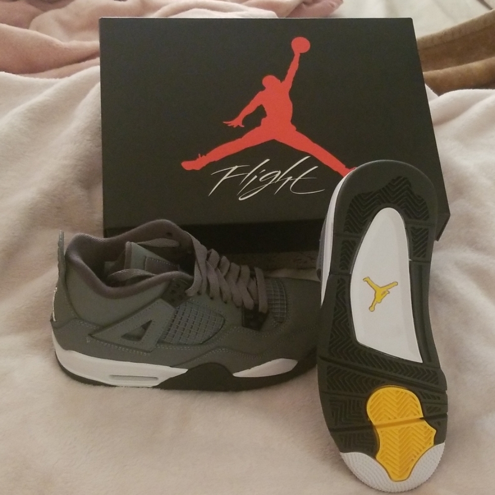 Brand new with box boys Retro 4 Jordans